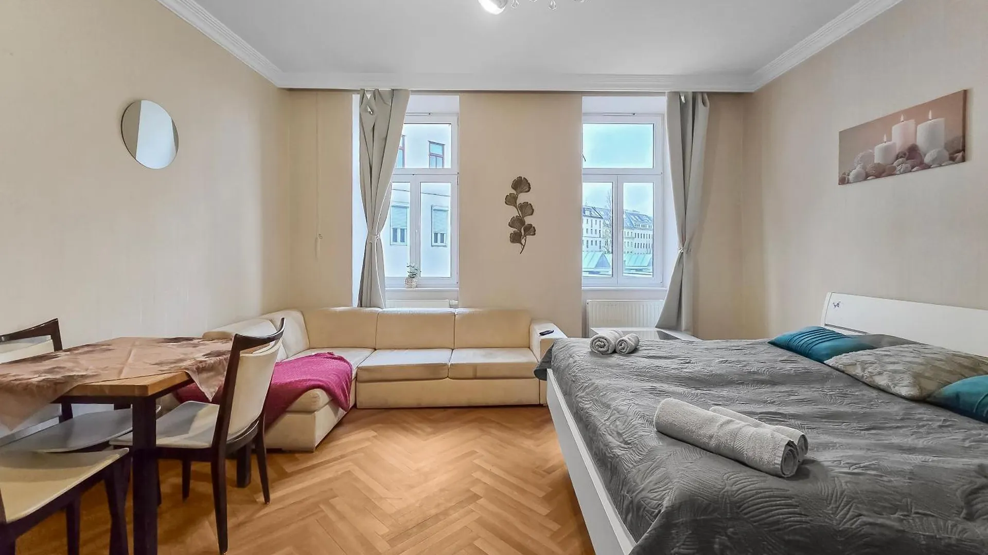 King-Size Comfort In Three Bedrooms location